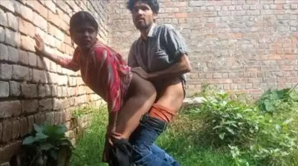 Ladke Pichhe Hot Bhabhi Gaon Uske Ghar